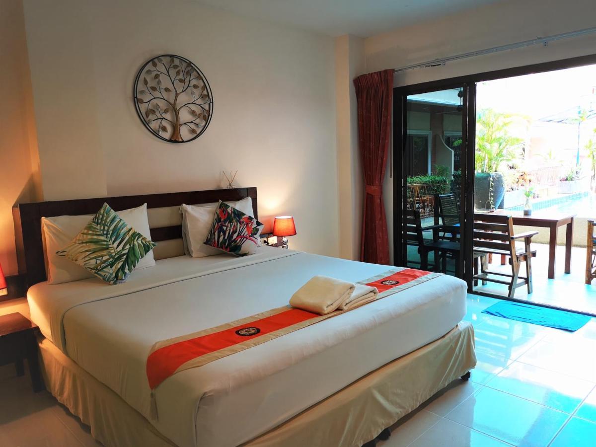 Seven Seas Hotel Patong Exterior photo