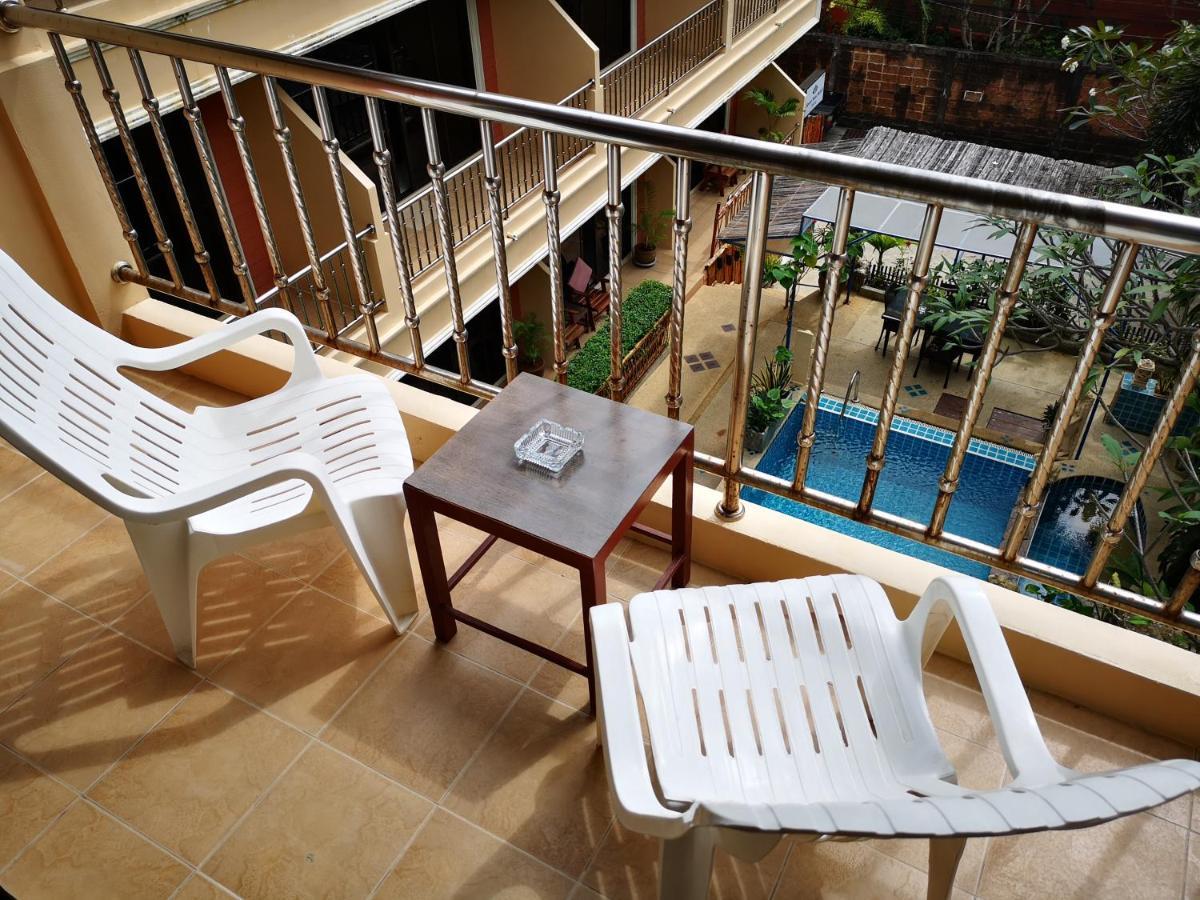 Seven Seas Hotel Patong Exterior photo